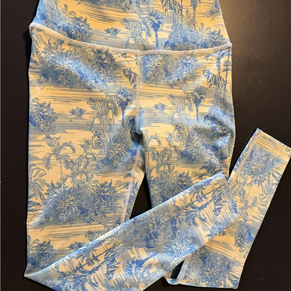 Noli Yoga Set - Size Small - Blue Palm Print - Asymmetrical Top and Leggings - Picture 3 of 7